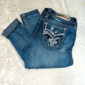 ⭐️ROCK REVIVAL ABREE EASY ANKLE SKINNY👖